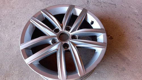 Vând o singura janta r15 5x112 vw golf 7 cod 5G0601025