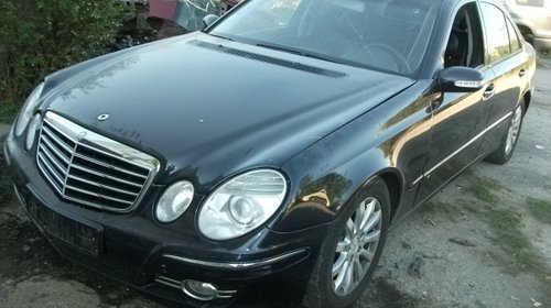 vand bara fata Mercedes E270 anul 2005