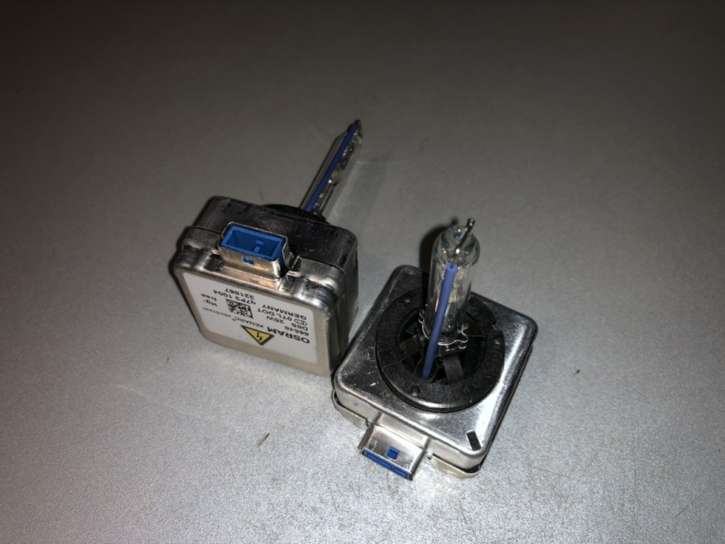 Vand bec xenon nou original Osram D8S