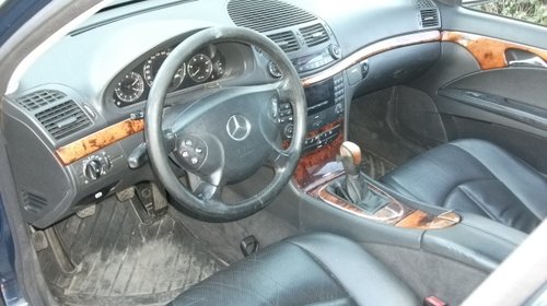 Vand ceasuri bord Mercedes E270 anul 2005