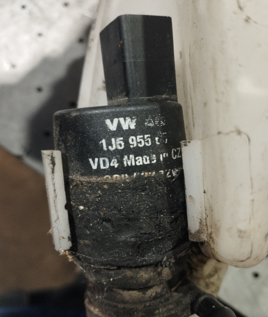 Vas lichid parbriz 4F0 955 453 Audi A6 4