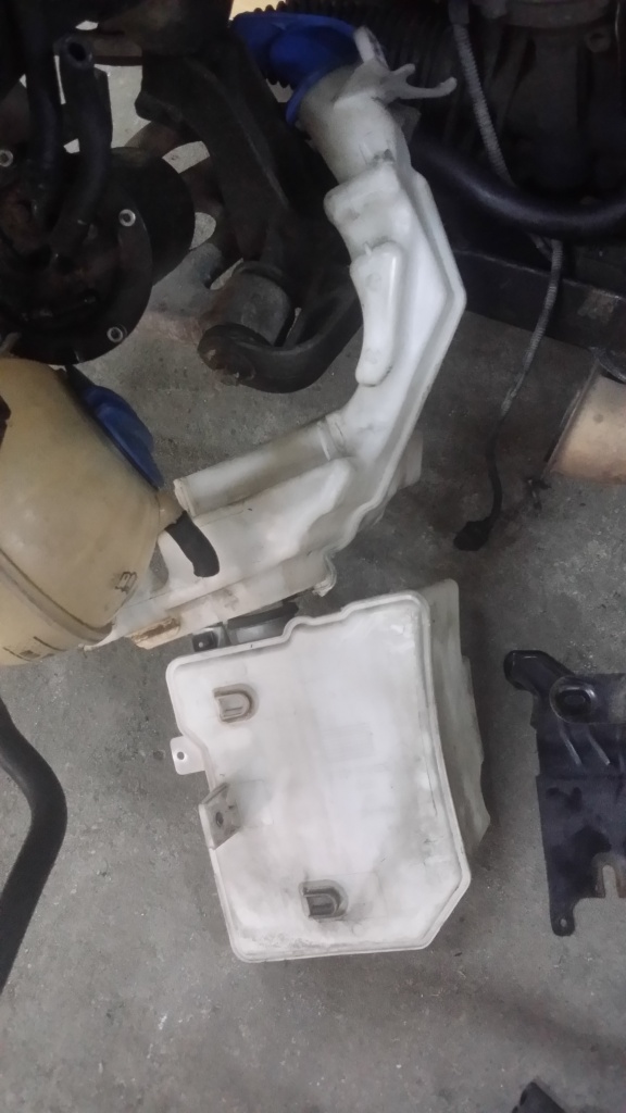 Vas lichid splator partbriz Vw Passat b6
