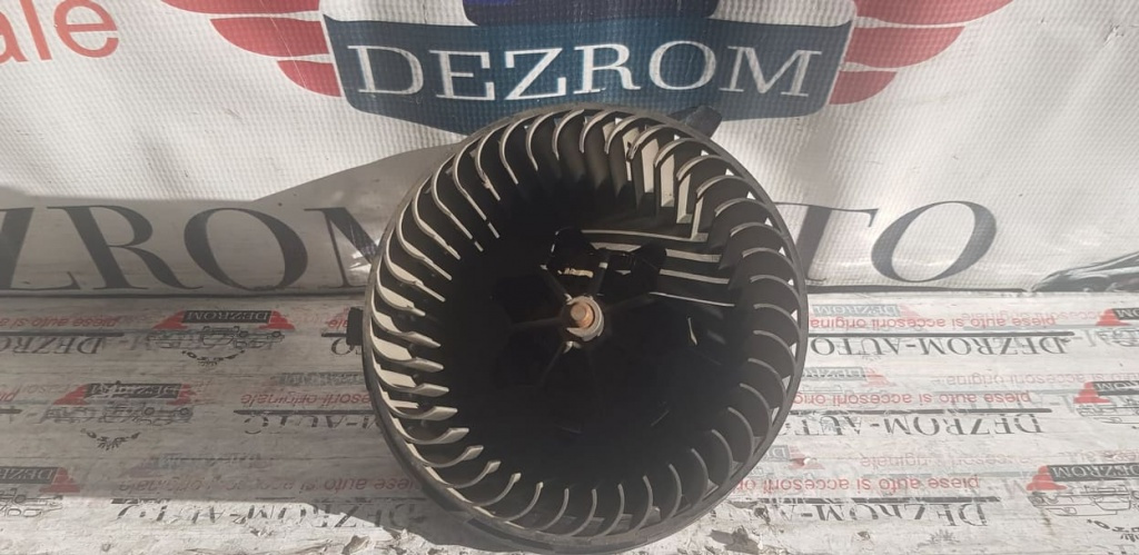 Ventilator habitaclu VW Eos 1.4 TSi cod piesa : 1K1820015J