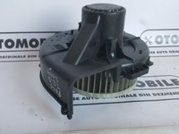 Ventilator habitaclu VW Polo 9N2 pentru masini cu volan pe partea dreapta cod:6Q2820015