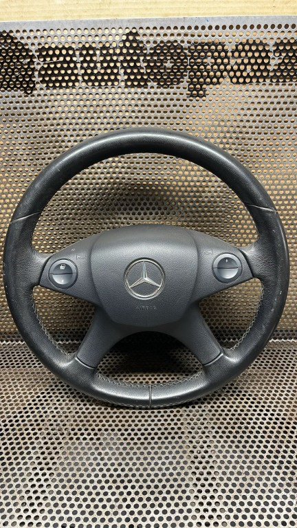 Volan complet în 4 spițe Mercedes C-class W204 2007-2012 A2044600303 exact ca-n poze