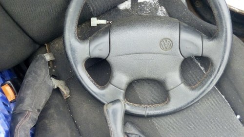 Volan piele golf 3 , OEM stare ca nou Se vinde impreuna cu airbag Mai am si burduf frana de mana si schimbator