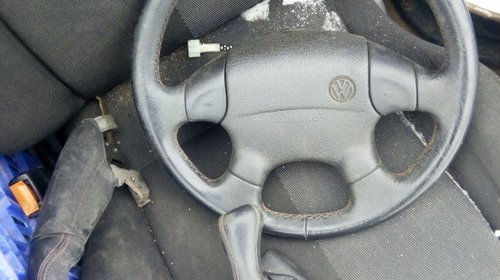 Volan piele golf 3 , OEM stare ca nou Se vinde impreuna cu airbag Mai am si burduf frana de mana si schimbator