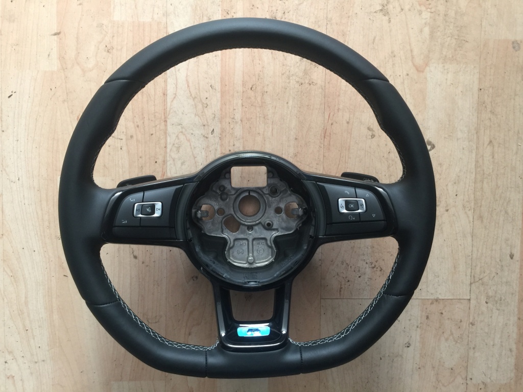 Volan R line VW Golf 7, Passat B8 nou de vanzare cu garantie si retur ...