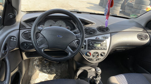 Volanta Ford Focus 2001 hatchback 1,6 benzina