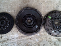 Volanta , placa , disc Toyota Auris E150 motor 2.0 d, cutie manuala an 2005-2010