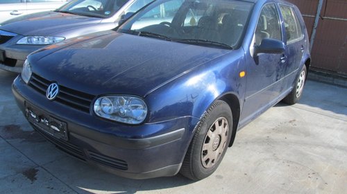 Volkswagen Golf IV din 1998