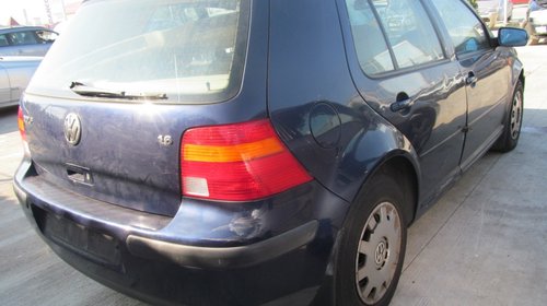 Volkswagen Golf IV din 1998