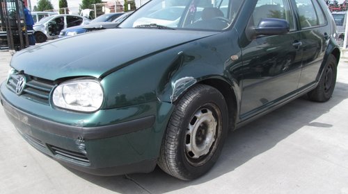 Volkswagen Golf IV din 1998