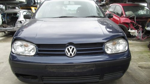 Volkswagen Golf IV din 2000