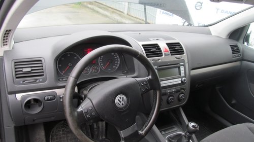 Volkswagen Golf V din 2009