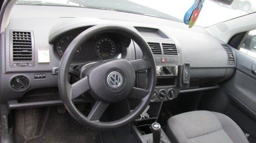 Volkswagen Polo din 2003