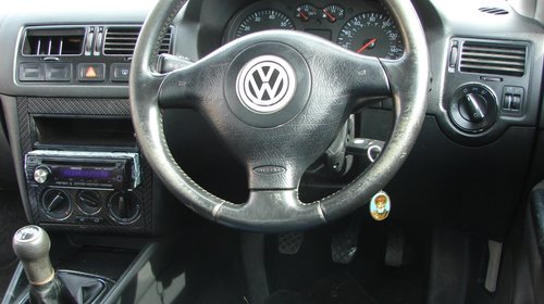 VW Bora - an 1999
