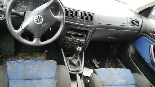 Vw golf 4, an 1998, capacitate cilindrica 1400 cmc